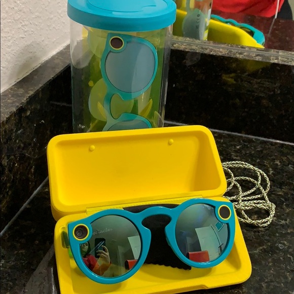 Spectacles - Picture 2 of 4